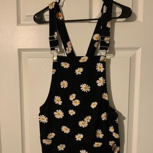 Overall Skirt w/ Daisys